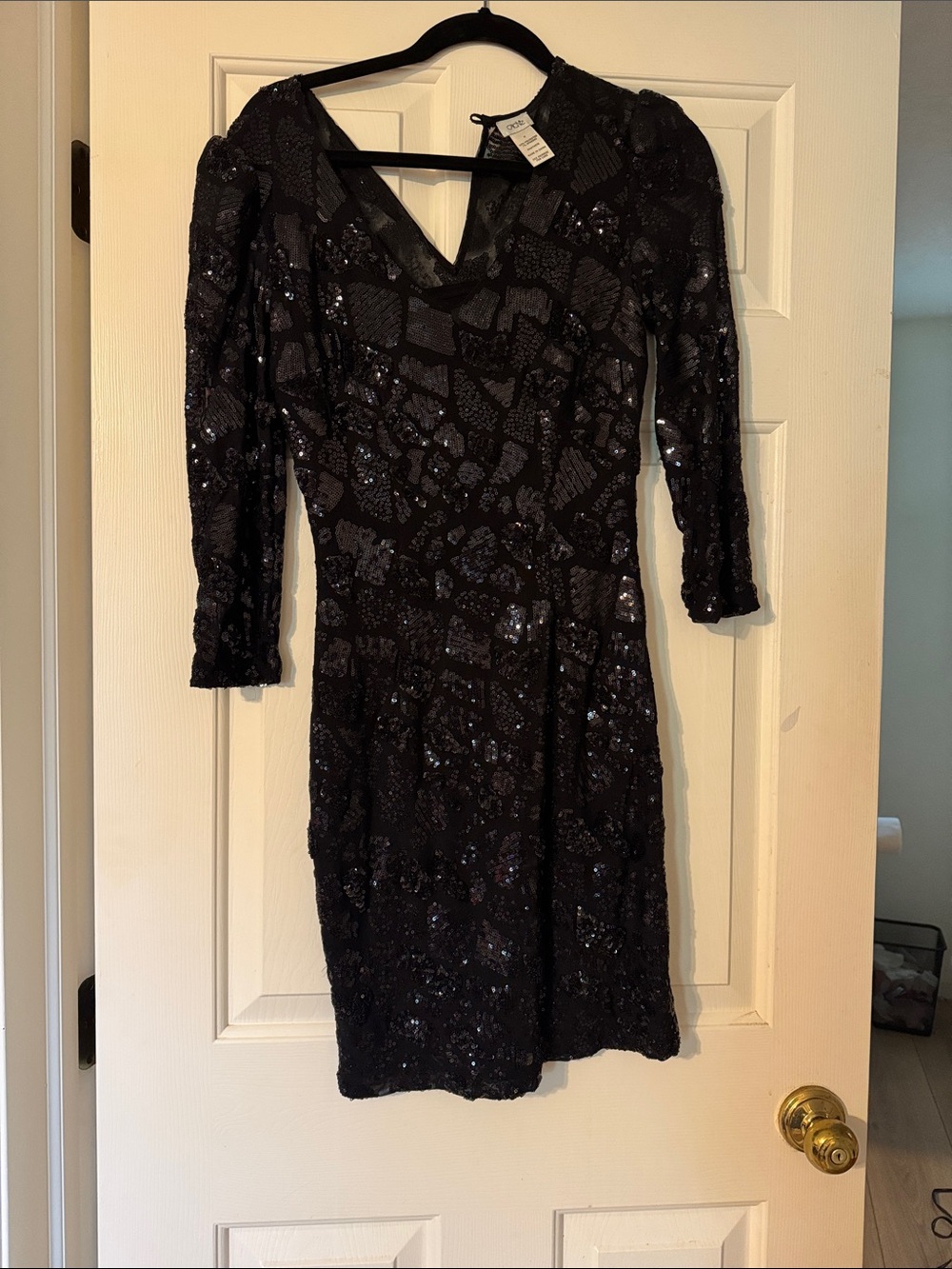Cache Black Sequin Long-Sleeve V-Neck Dress
